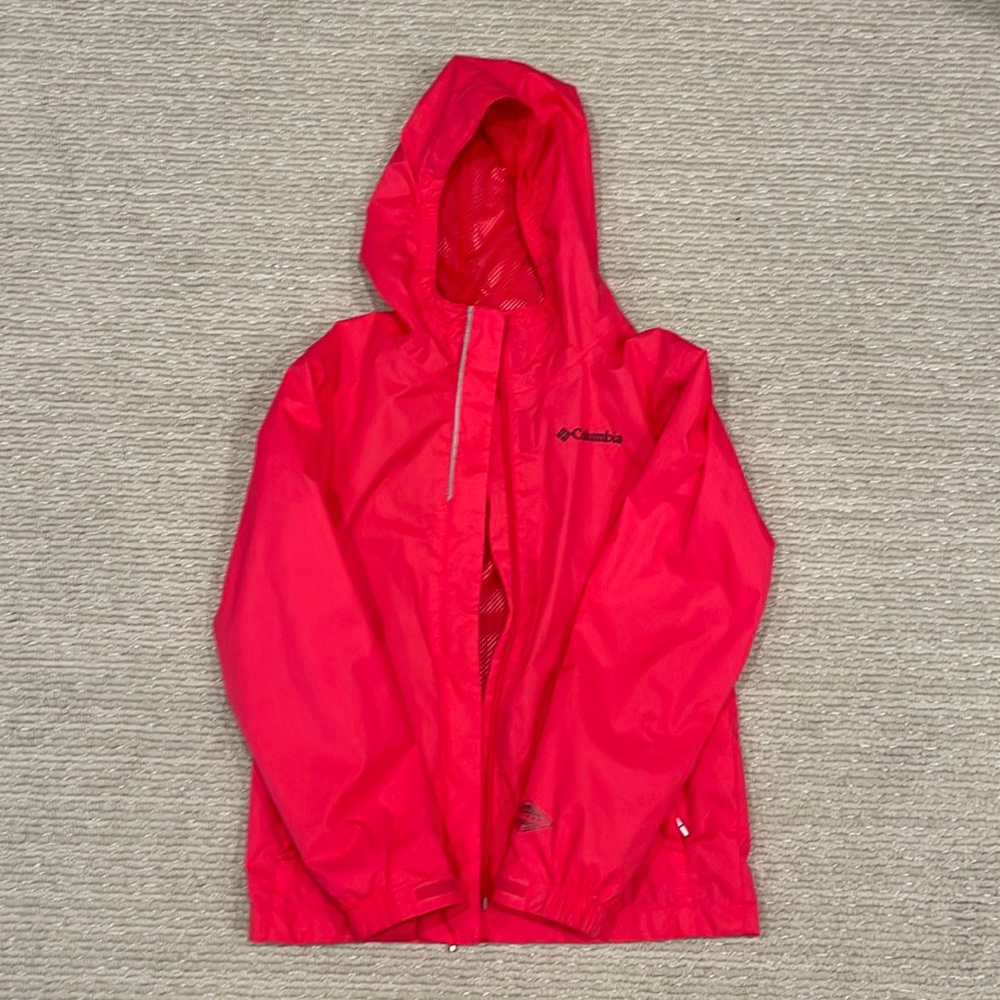 Like New Condition! Pink Columbia Omni-tech rain jacket size small.